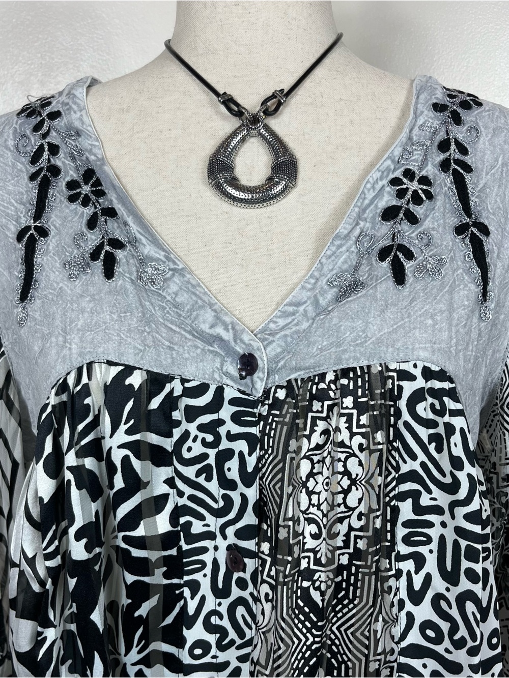 Young Threads Patchwork Embroidered Button Top XL Boho Festival Fairy Whimsigoth - Picture 2 of 8